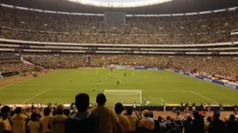 波卢斯堡惊魂四连霸！逆境坚守，残破防线下的生死较量！